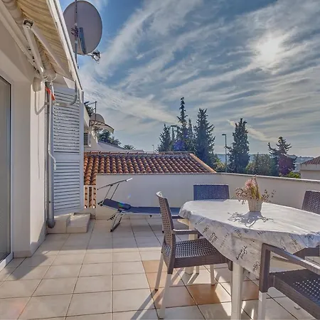Zerjav Apartment Mali Losinj